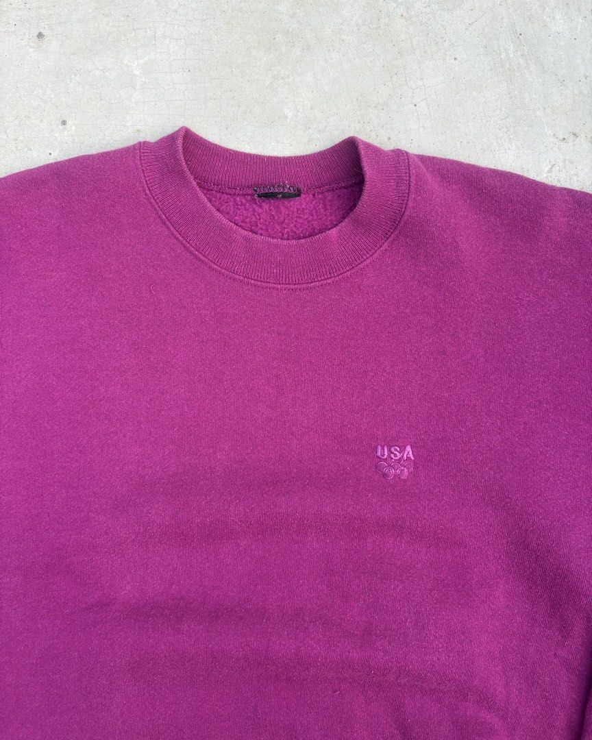 USA Olympic Collection crewneck sweatshirt (Category: Coats, Jackets and Outerwear) located in Calamba. Submitted by lyrons.wardrobe (Listing ID 1466315528, Image 3). Description: JCPenney (cut tag) Color: Magenta Purple Dimes: 22x26 Flaw: see last pic.