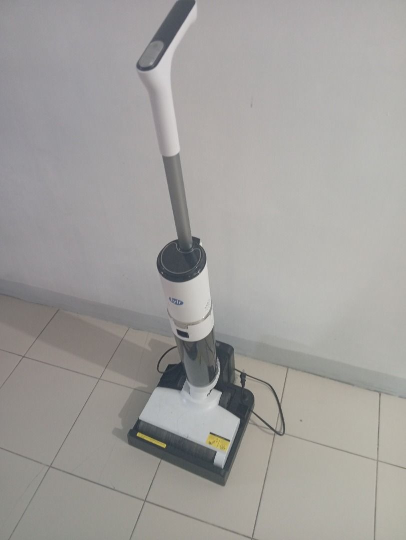 Vacuum (Category: Other Home Appliances) located in Caloocan City. Submitted by braveeagle_2de089 (Listing ID 1466281788, Image 3). Description: Matagal malobat.