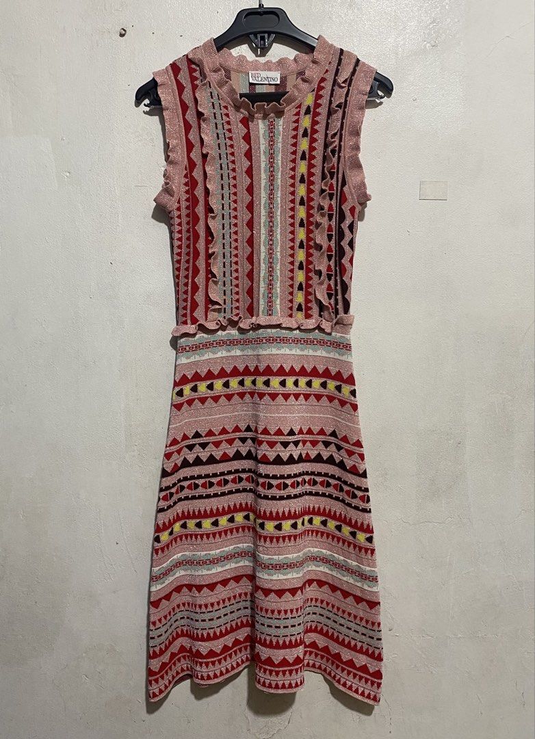 VALENTINO DRESS (Category: Dresses) located in Manila. Submitted by brndn.rgld (Listing ID 1466213877, Image 3). Description: 14 width stretchable 38 length Like new condition No issue Pwede pang alis Dm me ur sure offer📲.