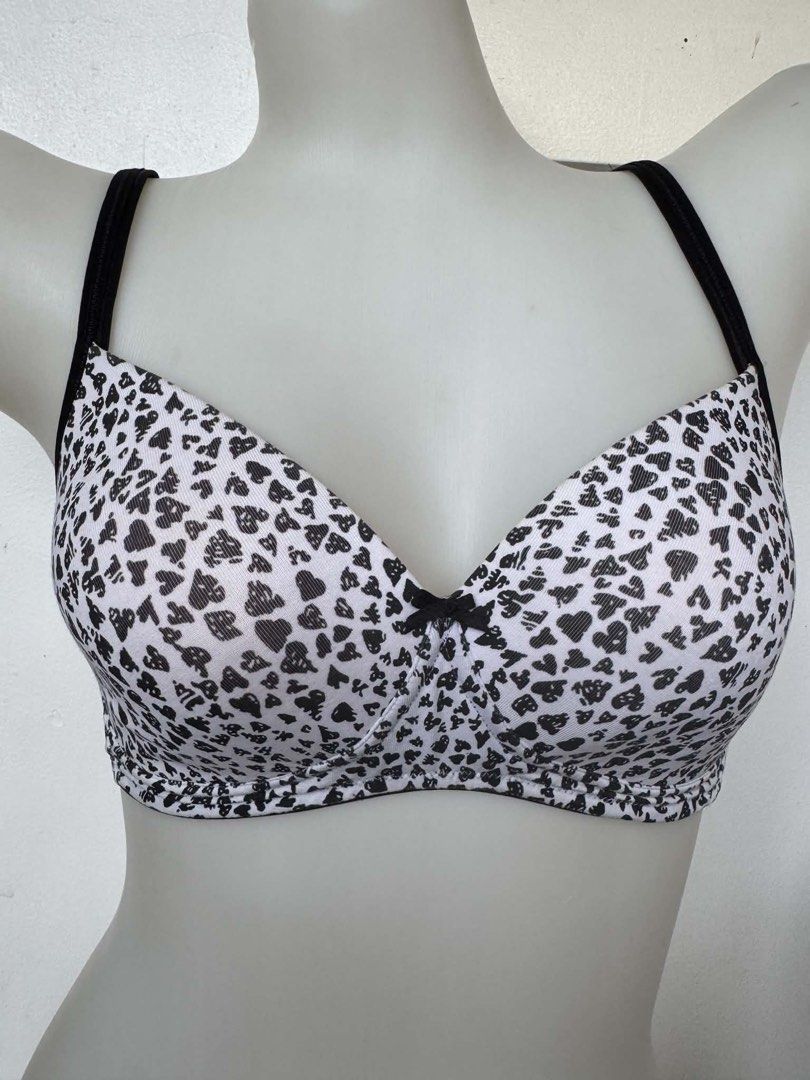 van hausen bra nonwire 32c (Category: Undergarments & Loungewear) located in San Jose. Submitted by 99ners (Listing ID 1466282037, Image 1). Description: .