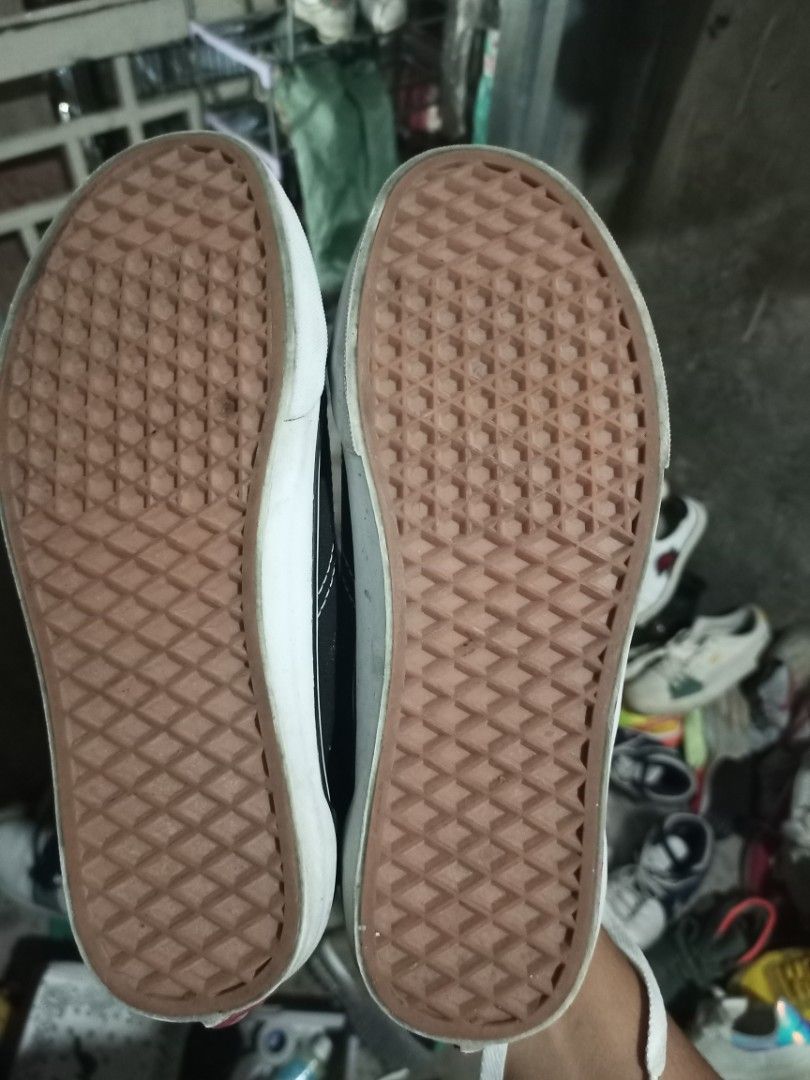 Vans (Category: Sneakers) located in Mabalacat. Submitted by hasashoe (Listing ID 1466156158, Image 3). Description: SIZE ON PIC EXCELLENT CONDITION GOOD WORKING PERFORMANCE WEAR AND GO.