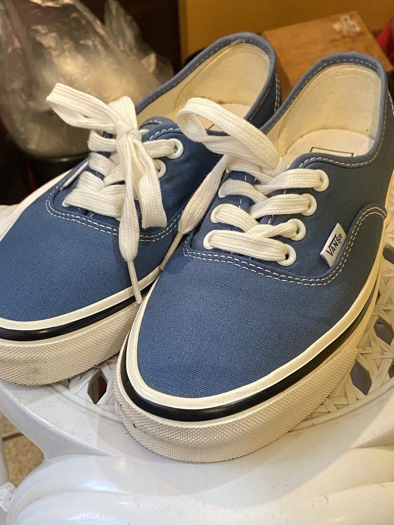 Vans (Category: Shoe inserts & accessories) located in Manila. Submitted by cherrybern08263 (Listing ID 1466181855, Image 3). Description: Vans Shoe For Sale Regalo lang not sure if legit di din kasya sakin 23cm 36 euro Loc: Pasig City mas prio ko taga pasig lang din para lalamove lang at makuha agad may bawas pa sure buyer. thanks! .