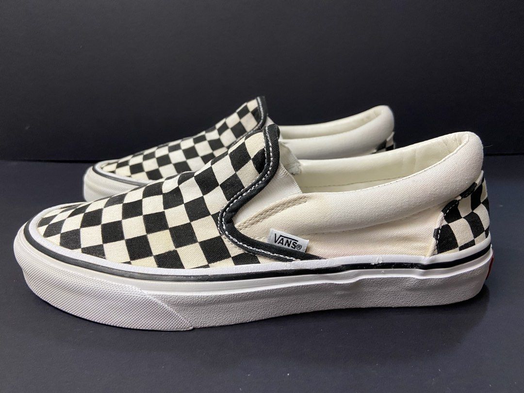 Vans Slip-On Checkerboard (Category: Sneakers) located in Cebu City. Submitted by jvlz97 (Listing ID 1466170285, Image 3). Description: Excellent Condition No Box.