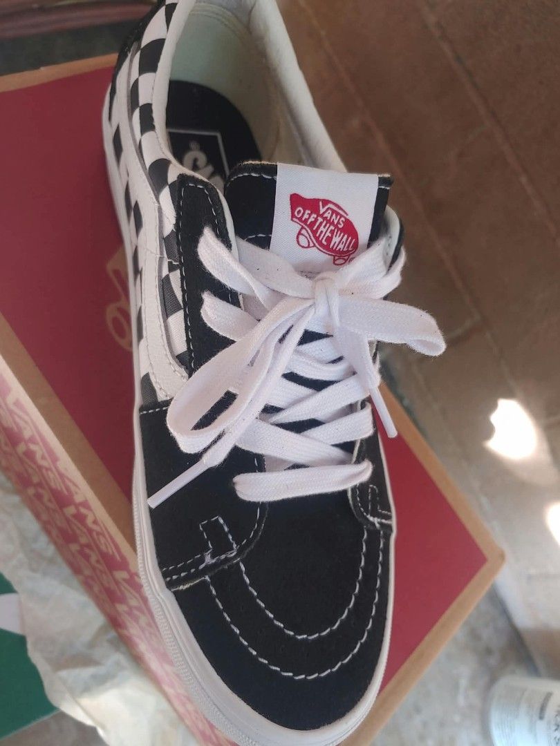 Vans unisex (Category: Sneakers) located in Ibaan. Submitted by ljnaig14 (Listing ID 1466336404, Image 2). Description: Vans Canvas/Suede 7.5 US men 9.0 US Women 100% Original Made in US Complete inclusión.