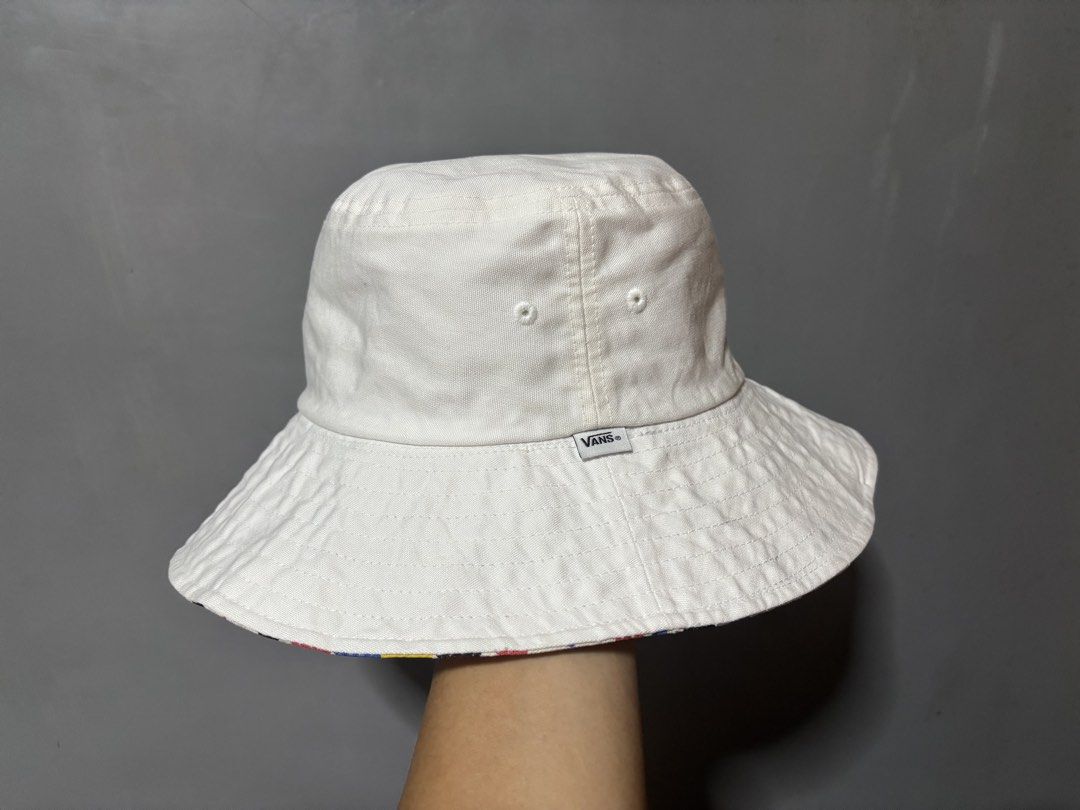Vans x casestudy reversible bucket (Category: Caps & Hats) located in Cagayan de Oro. Submitted by kirkwax_4 (Listing ID 1466174304, Image 3). Description: Vans x caseStudy reversible multicolored bucket hat Medium/large frame Xcellent condition No issue 659.