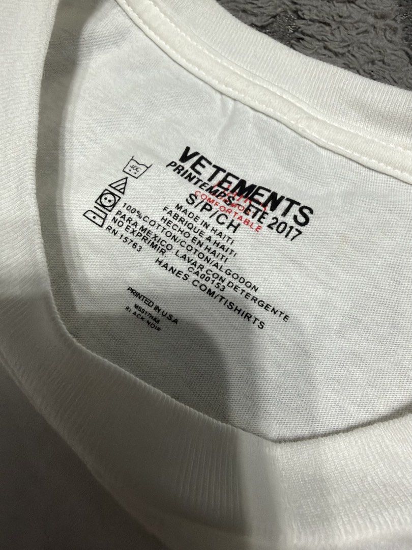 Vetements x Hanes - Script Tee (Category: Tshirts & Polo Shirts ) located in Cavite. Submitted by commoncourtesy (Listing ID 1466301147, Image 3). Description: Authentic Size Small.