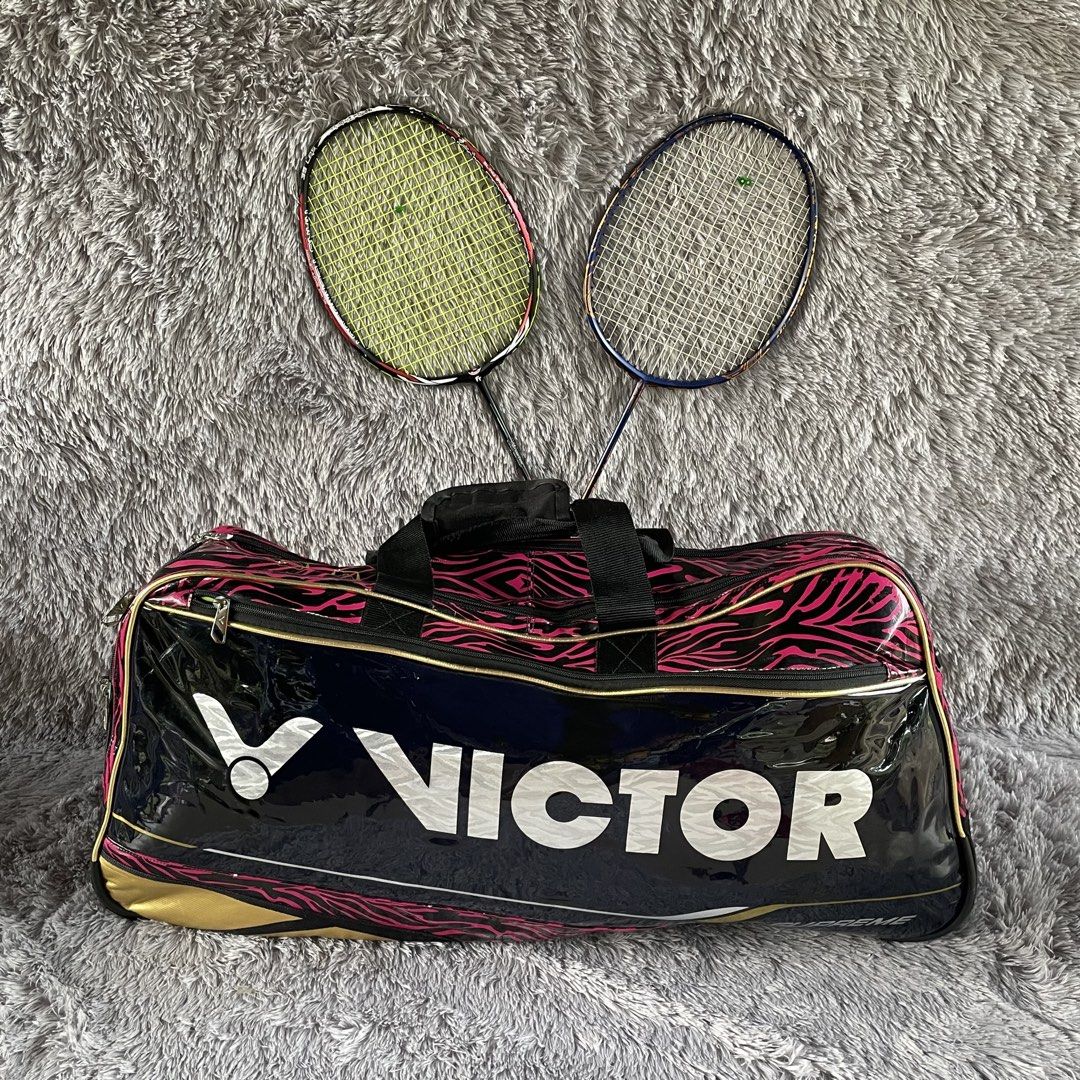 Victor Tournament Bag (Category: Looking For) located in Valencia. Submitted by youngowl.1f71ec (Listing ID 1466200929, Image 2). Description: Good as new Issue - Minor scratch 3 compartment .