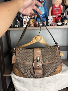 (Category: ) located in . Submitted by thriftnikenv.2 (Listing ID 1466310990, Image 1). Description: .