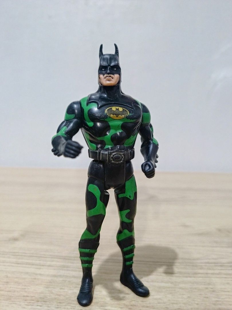 Vintage DC Comics Batman (Category: Action & Battle Toys) located in Cavite. Submitted by bodega_ni_kiks11 (Listing ID 1466239188, Image 1). Description: 3.5" Mini Action figure DC Comics toy Minimal Paint Chip.