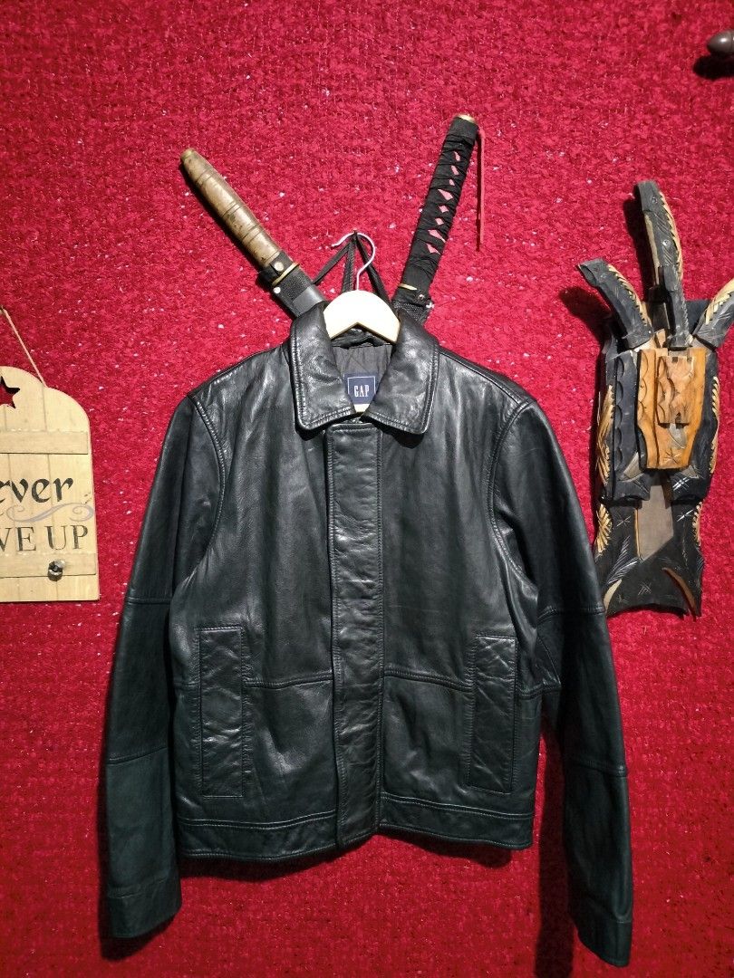 VINTAGE GAP LEATHER JACKET FOR MEN'S (Category: Coats, Jackets and Outerwear) located in Baguio. Submitted by vertex_nga.pow (Listing ID 1466158549, Image 3). Description: VINTAGE GAP LEATHER JACKET FOR MEN'S MEDUIM SIZE DIMENSION 25L BY 20 ARMPIT TO ARMPIT 17 INCHES SHOULDER TO SHOULDER 26 INCHES SLEEVE GOAT SKIN LEATHER MATERIAL /GENUINE LEATHER GOOD CONDITION BAGUIO LOCATION PLUS SF SA MALAYU JNT COURIER PASS COD UNLI VOUCH PRICE:2880 ONLY PM 
