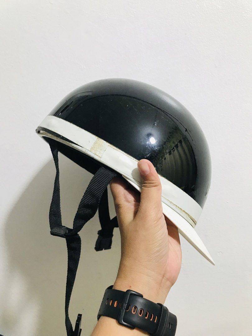 VINTAGE HELMET (Category: Everything Else Others) located in Gamu. Submitted by 2022bagsbunny (Listing ID 1466206437, Image 2). Description: FOR ADULT SIZE .