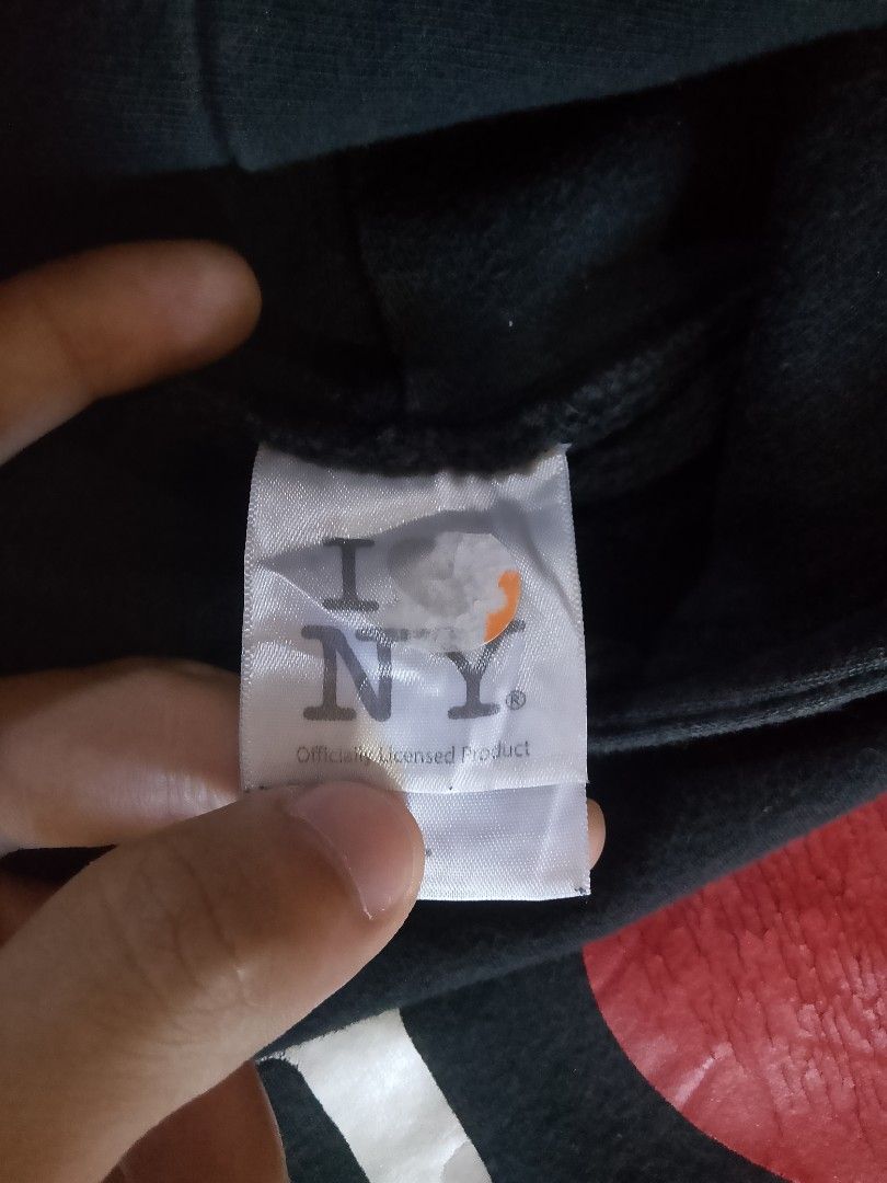 Vintage I Love NY" Pullover Hoodie (Category: Hoodies) located in Cavite. Submitted by biibz4thrift (Listing ID 1466181613, Image 2). Description: Large 📏 Excellent Condition 💯.