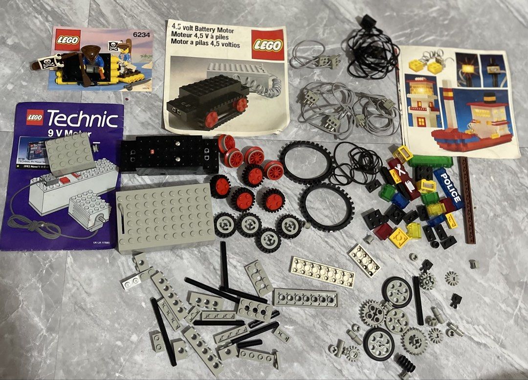 Vintage lego Set as is take all (Category: Lego & Building Sets) located in Cabiao. Submitted by imeon13 (Listing ID 1466279550, Image 1). Description: .