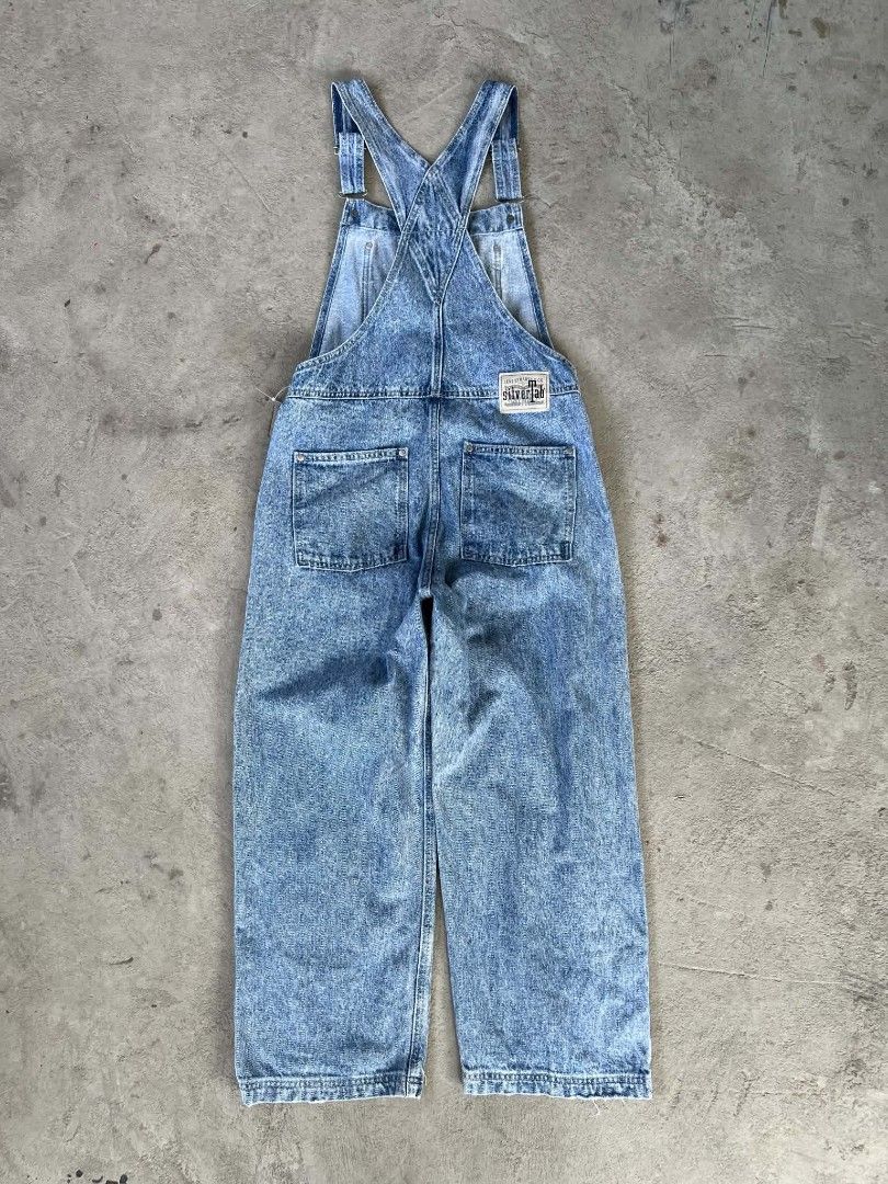 Vintage Levis Silvertab Denim Bib Overalls -Stonewashed (Category: Jumpsuits) located in Dagupan City. Submitted by nigsstuff.com (Listing ID 1466210950, Image 2). Description: Vintage Levi’s SilverTab Denim Bib Overalls – Stonewashed Very good condition No issue Size S Length: 55 Waist: 36 Leg Opening: 13 Hem: 9.5 Swipe for details.