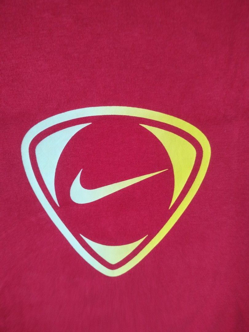 VINTAGE NIKE (Category: Tshirts & Polo Shirts ) located in Calbayog City. Submitted by mr.thrifter_ph. (Listing ID 1466226504, Image 2). Description: NIKE - EXTRA LARGE - Width 22 - Length 31 - Good Condition - Colorrate 9/10 - NO ISSUE.