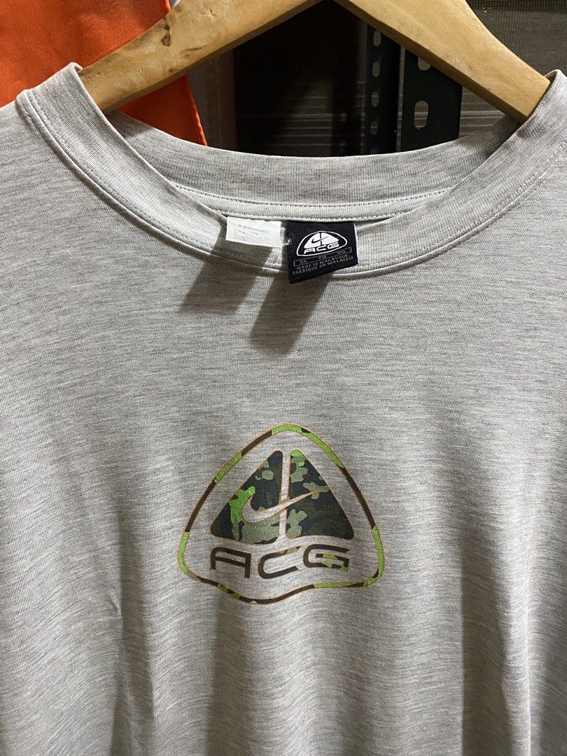 Vintage Nike ACG camou longsleeve (Category: Coats, Jackets and Outerwear) located in Calamba. Submitted by willpay.asap (Listing ID 1466165331, Image 2). Description: Vintage Nike ACG lungs camou longsleeve 22 x 29 | XL on tag Excellent condition slight bacon but disappeared when worn 🏷️ 1,200.