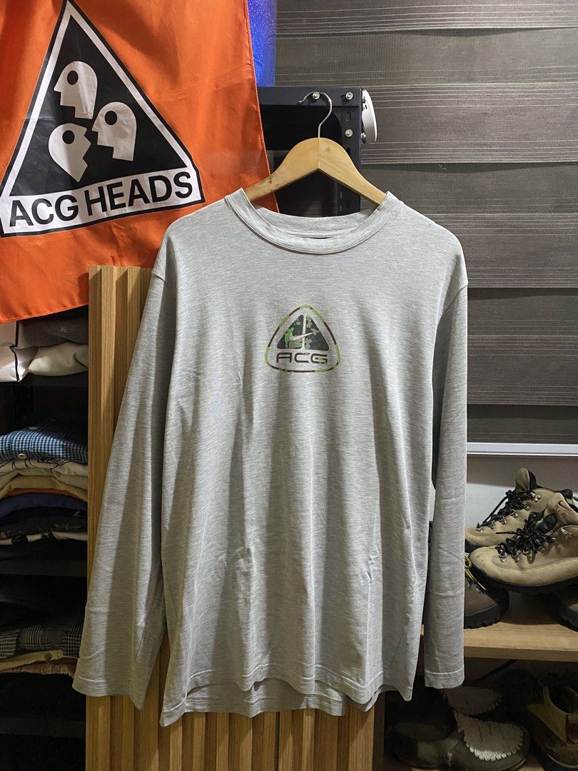 Vintage Nike ACG camou longsleeve (Category: Coats, Jackets and Outerwear) located in Calamba. Submitted by willpay.asap (Listing ID 1466165331, Image 1). Description: Vintage Nike ACG lungs camou longsleeve 22 x 29 | XL on tag Excellent condition slight bacon but disappeared when worn 🏷️ 1,200.