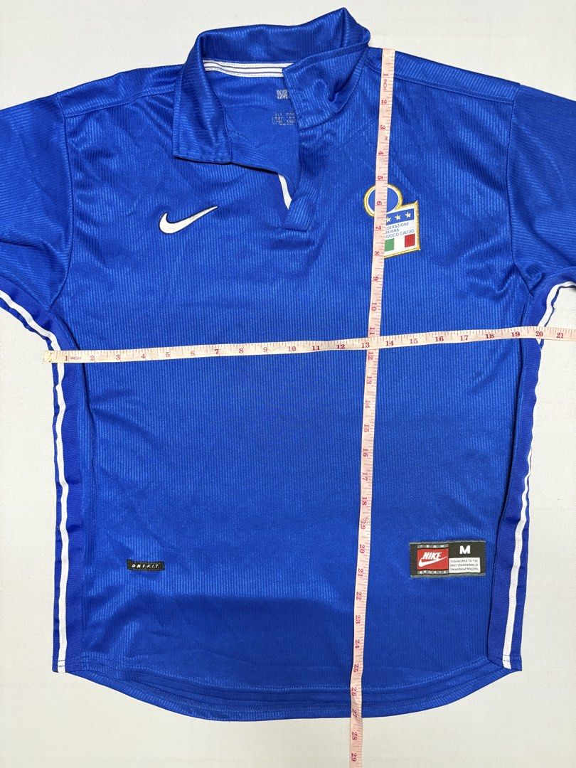 VINTAGE NIKE SOCCER JERSEY (Category: Tshirts & Polo Shirts ) located in Baguio. Submitted by viibodegaaa (Listing ID 1466191693, Image 3). Description: Item: VINTAGE NIKE SOCCER JERSEY Size: ERASED NA Width: 20’ Length: 27’ Condition: excellent missing washtag Price: 2880 .