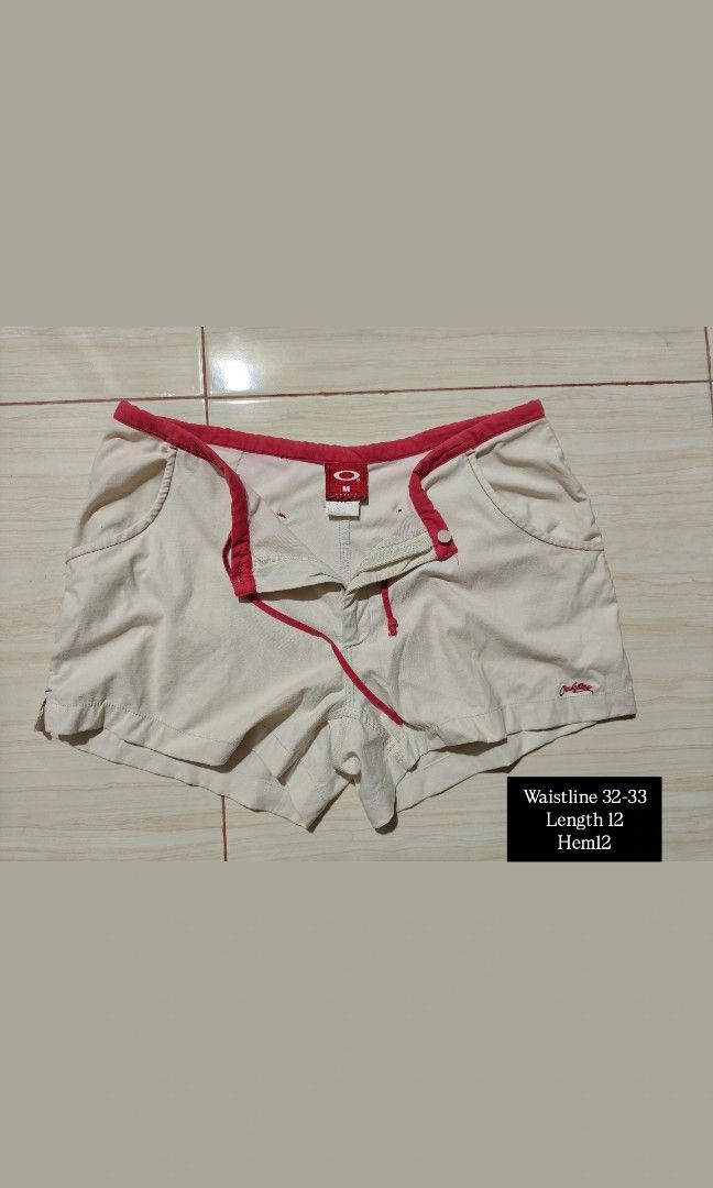 Vintage Oakley Short (Category: Shorts) located in Midsayap. Submitted by indigoventure (Listing ID 1466328327, Image 1). Description: Excellent Condition no issue.