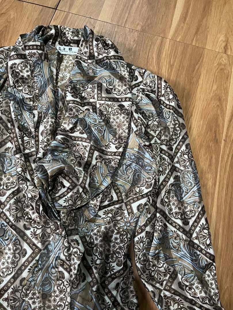 Vintage pierre Balmain Paris silk blouse (Category: Luxury Apparel) located in Bulacan. Submitted by nifftyythrifty (Listing ID 1466222589, Image 2). Description: vintage pierre Balmain Paris silk blouse small.