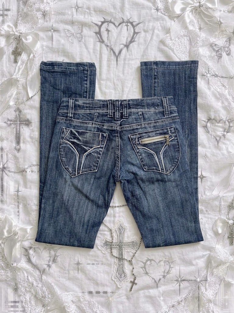 Vintage Y2K Blue Denim Jeans (Category: Jeans) located in Manila. Submitted by chichaven_0 (Listing ID 1466264608, Image 1). Description: † 𝕾𝖎𝖟𝖊 — 28 𝕷𝖔𝖜 𝖂𝖆𝖎𝖘𝖙 † 𝕷𝖊𝖓𝖌𝖙𝖍 — 39 💻 𝙲𝙾𝙳𝙴 — Miss Sixty 🖤.