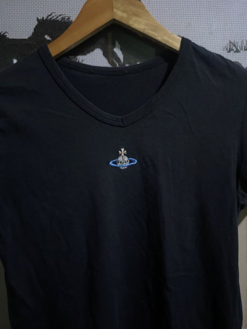 Vivienne Westwood shirt (Category: Shirts) located in Alburquerque. Submitted by yengjayme (Listing ID 1466243815, Image 2). Description: Direct message me po .