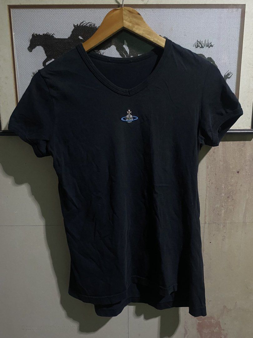 Vivienne Westwood shirt (Category: Shirts) located in Alburquerque. Submitted by yengjayme (Listing ID 1466243815, Image 1). Description: Direct message me po .