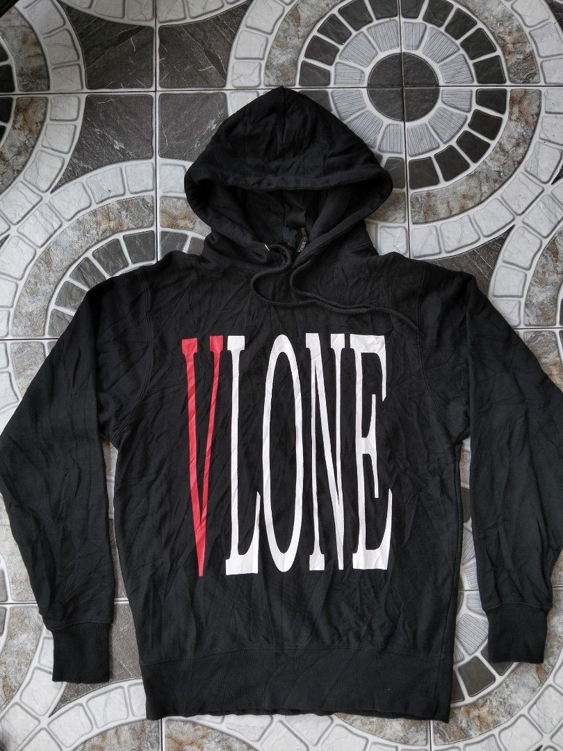 Vlone Staple Hoodie (Category: Hoodies) located in Nabua. Submitted by tendollardeals (Listing ID 1466168703, Image 1). Description: Vlone Staple Hoodie Medium On tag(22x28) Excellent To new Condition.