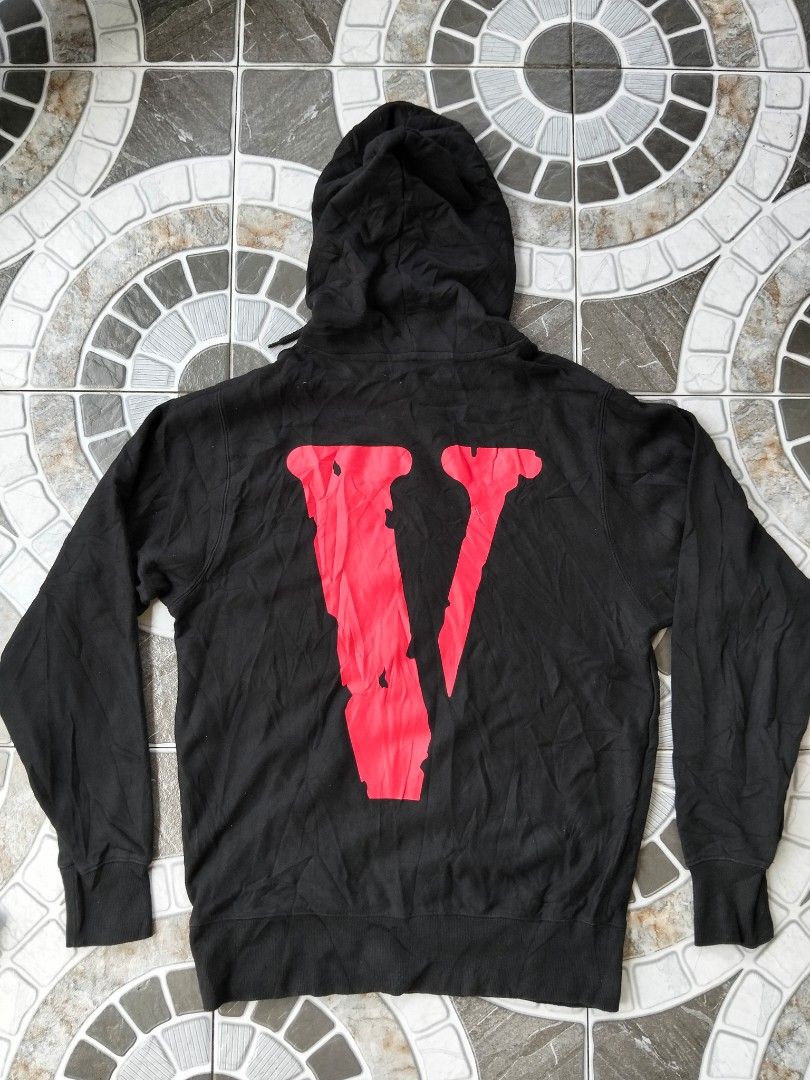 Vlone Staple Hoodie (Category: Hoodies) located in Nabua. Submitted by tendollardeals (Listing ID 1466168703, Image 2). Description: Vlone Staple Hoodie Medium On tag(22x28) Excellent To new Condition.