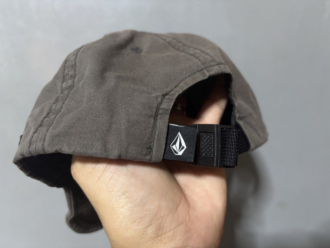 Volcom mini mark hat (Category: Caps & Hats) located in Cagayan de Oro. Submitted by kirkwax_4 (Listing ID 1466173649, Image 3). Description: Volcom mini mark hat (softbrim) Fits all Adjustble Cliplock back In good/used condition No issue 550.