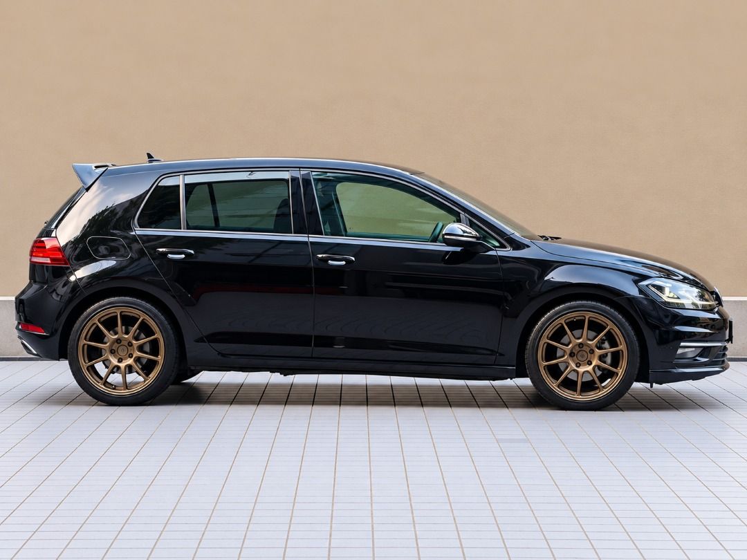 Volkswagen Golf 1.4 TSI DSG Comfortline (A) (Category: Used Cars) located in Singapore. Submitted by quantumcollections (Listing ID 1466246262, Image 3). Description: 𝐕𝐨𝐥𝐤𝐬𝐰𝐚𝐠𝐞𝐧 𝐆𝐨𝐥𝐟 𝟏.𝟒𝐀 𝐓𝐒𝐈 𝐂𝐨𝐦𝐟𝐨𝐫𝐭𝐥𝐢𝐧𝐞 𝑅𝑒𝑔 𝐷𝑎𝑡𝑒: 26 𝐷𝑒𝑐 2018 (2𝑦𝑟 2𝑚𝑡ℎ) 𝑀𝑖𝑙𝑒𝑎𝑔𝑒: 93,889𝑘𝑚 𝑂𝑤𝑛𝑒𝑟𝑠: 2 𝐹𝑢𝑙𝑙 𝐿𝑜𝑎𝑛 𝑀𝑜𝑛𝑡ℎ𝑙𝑦 𝑜𝑛𝑙𝑦 @ $19𝑥𝑥!!! 𝐵𝑎𝑛𝑘 𝐿𝑜𝑎𝑛 𝑀𝑜𝑛𝑡ℎ𝑙𝑦 𝑜𝑛𝑙𝑦 @ $13𝑥𝑥!!! 𝑊𝑎𝑟𝑟𝑎𝑛𝑡𝑦 