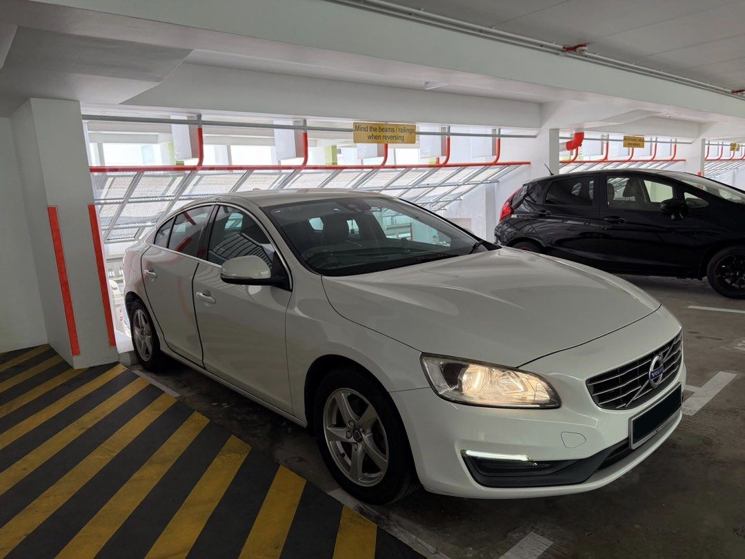 Volvo S60 T2 (A) (Category: Used Cars) located in Singapore. Submitted by watergunfire (Listing ID 1466185532, Image 2). Description: Low mileage .