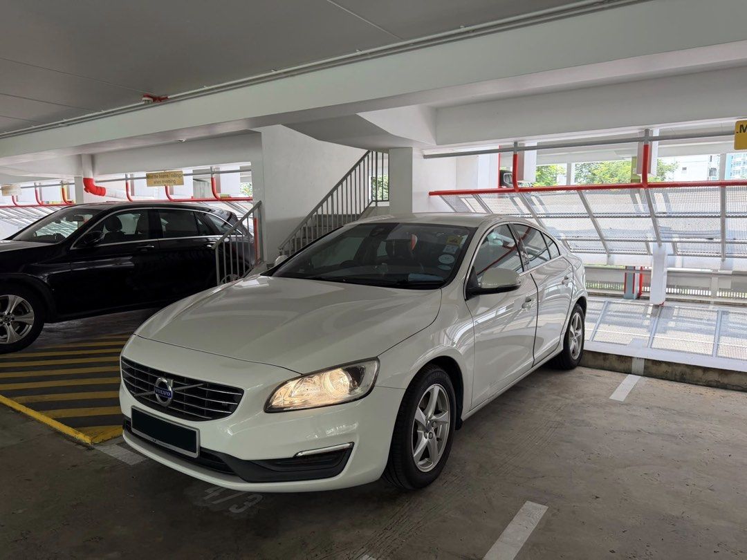 Volvo S60 T2 (A) (Category: Used Cars) located in Singapore. Submitted by watergunfire (Listing ID 1466185532, Image 1). Description: Low mileage .