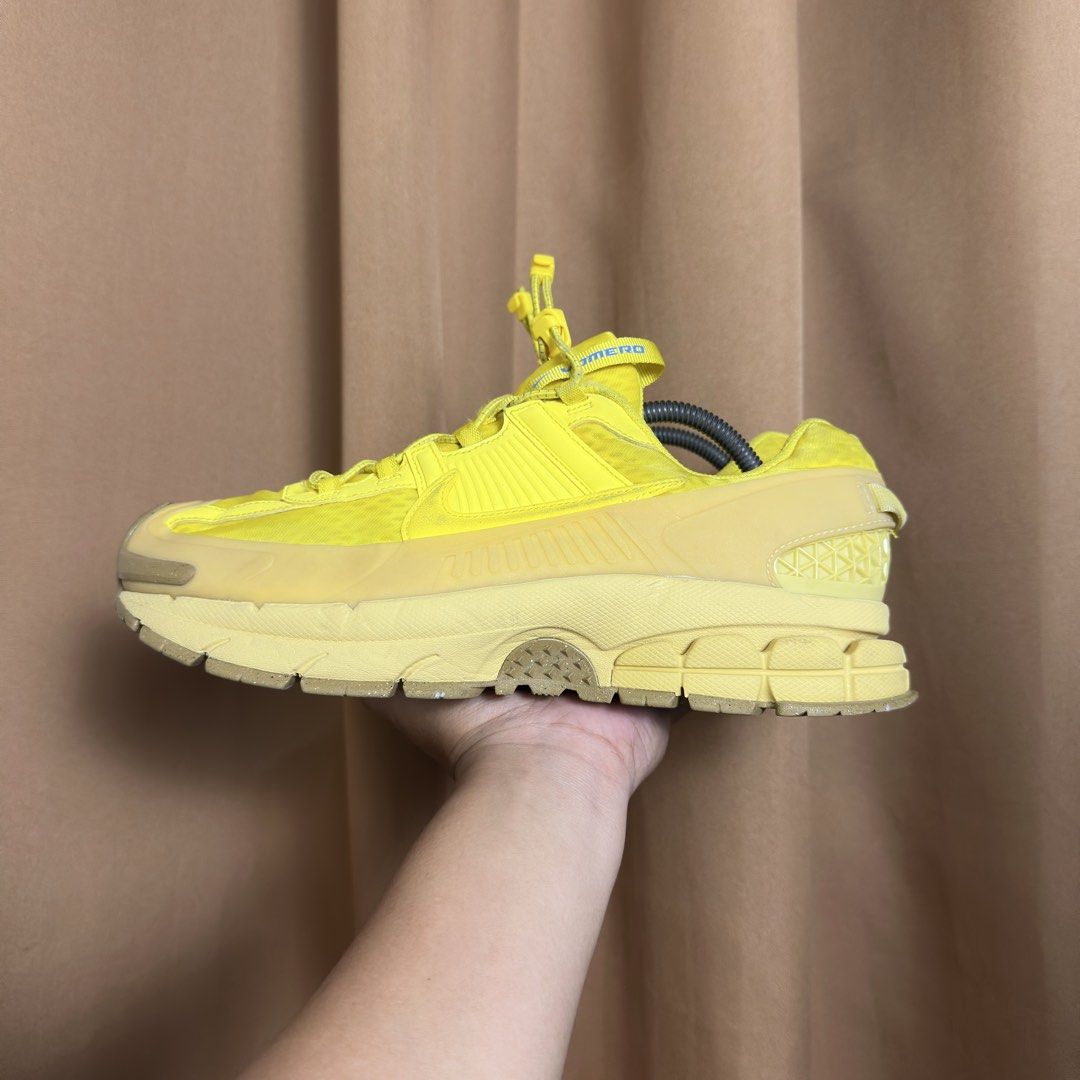 Vomero (Category: Sneakers) located in Don Carlos. Submitted by rabearcelj59593 (Listing ID 1466321148, Image 3). Description: .