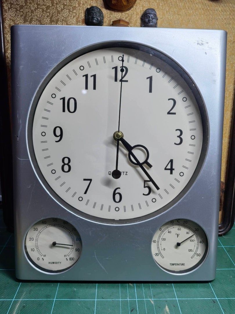 Wallclock - With Thermometer and Hygrometer (Category: Clocks) located in Cebu City. Submitted by dudes_villanueva (Listing ID 1466289191, Image 1). Description: Wallclock - With Thermometer and Hygrometer 📌 In excellent working condition. 📌 AA Battery operated. (Not included) 📌 May few light scratches Lang sa body not much of an issue L10.75xH12.5 in.