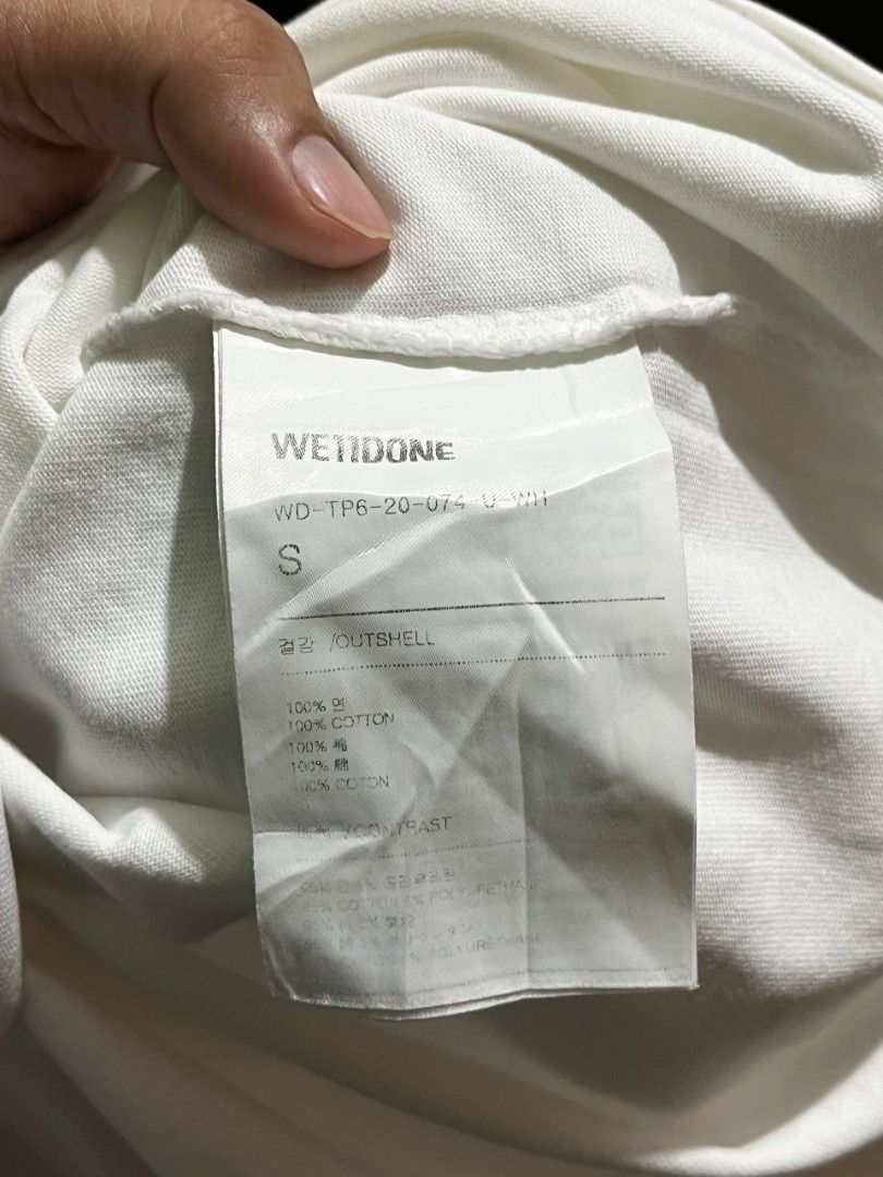WELLDONE MULTI LOGO SHIRT (Category: Tshirts & Polo Shirts ) located in Davao. Submitted by nmd.archives (Listing ID 1466172479, Image 3). Description: Small on tag 24 x 30 (fits XL) Color rate and condition: 10/10 No issue.