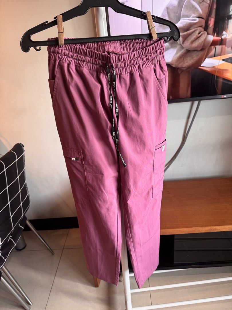 White Coat Manila scrubs (Category: Sets or Coordinates) located in Quezon City. Submitted by essief (Listing ID 1466324140, Image 3). Description: Bought for P4,190 from their Makati branch RFS: Sizing up Barely used and no issues.