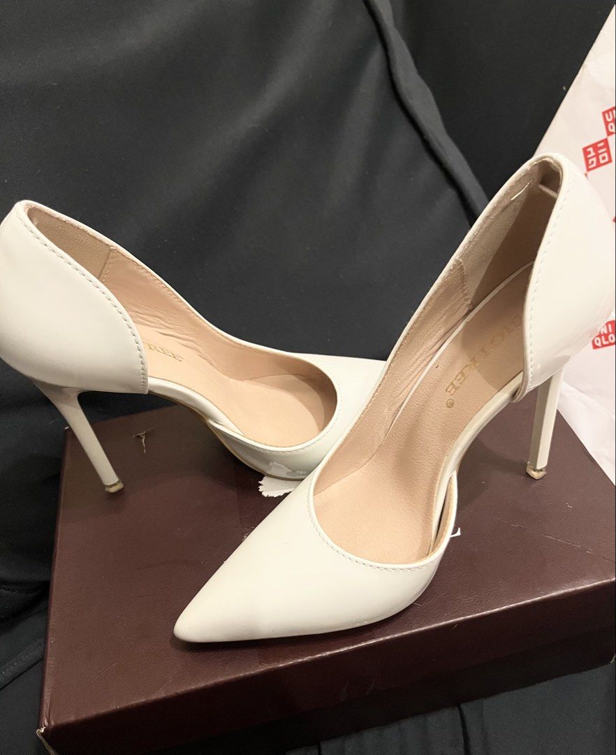 White High Heels (Category: Shoe inserts) located in Taguig. Submitted by 04.nmm (Listing ID 1466188893, Image 1). Description: Shein White Heels size 5.5 Used once Rfs: wrong size Price negotiable.