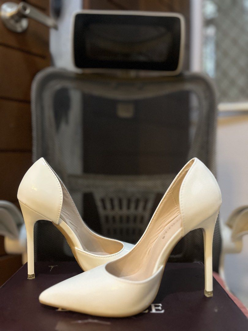 White High Heels (Category: Shoe inserts) located in Taguig. Submitted by 04.nmm (Listing ID 1466188893, Image 2). Description: Shein White Heels size 5.5 Used once Rfs: wrong size Price negotiable.