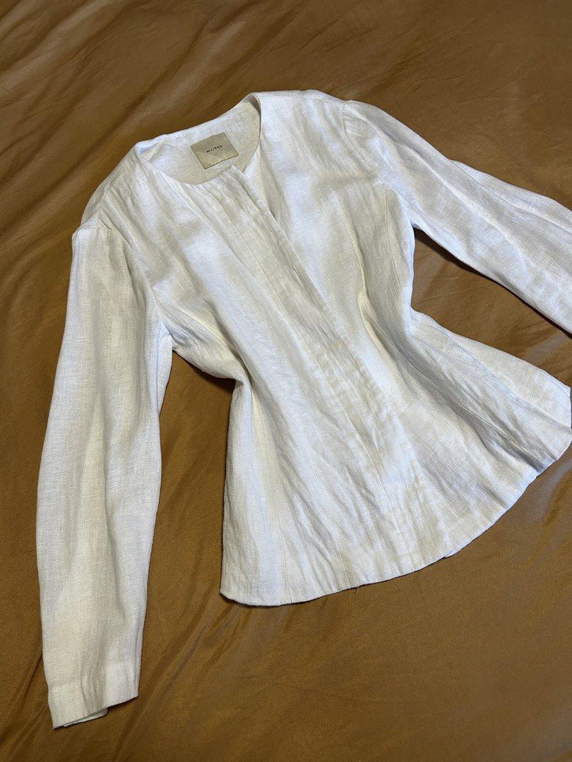 White Linen Coat Long Sleeves (Category: Longsleeves) located in Taguig. Submitted by my.serendipithrift (Listing ID 1466206429, Image 3). Description: Size: XS-M Working buttons Hidden buttons Double lining at the front A bit sheer at the back Washed and ready to wear.