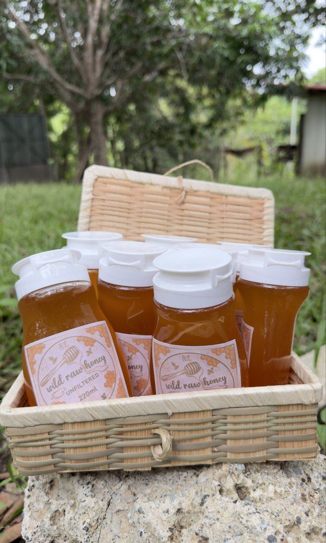 WILD RAW HONEY — 220ml SQUEEZE BOTTLE 🍯 (Category: Fresh Produce) located in Quezon City. Submitted by tylenol168 (Listing ID 1466334225, Image 1). Description: - Pure and unfiltered wild raw honey - Size: 220ml (clear plastic bottle with a handy flip-top white cap) -📦 Shipping available -😊 Message me if you’re interested or would like more details. Thank you for supporting a small local business! 🍯❤️ -Uses: Perfect for your morning drinks, b