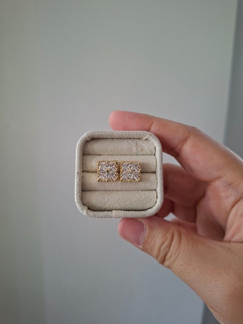 Window Inspired Square Sparkly Gold Stud Earrings (Category: Earrings) located in Dasmarinas. Submitted by danabrie22 (Listing ID 1466164842, Image 3). Description: very well-made, excellent crafstmanship 10/10 condition brand new stainless steel & white-colored cubic zirconia stones made in Hongkong.