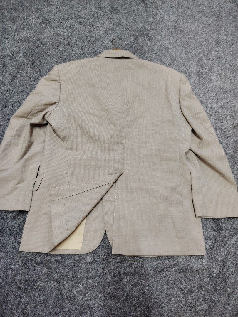 Winston Odakyu for MEN (Category: Coats, Jackets and Outerwear) located in Valenzuela. Submitted by anna.banana10 (Listing ID 1466164477, Image 2). Description: Size: Med to semi-large - Brand: Winston Odakyu Original - Color: Classic beige - Material: Premium textured pattern-order fabric - Design: Two-button front, notched lapels, single back vent - Cuffs: Four buttons on each sleeve - Pockets: Classic flap pockets - Lining: Fully lined with ma