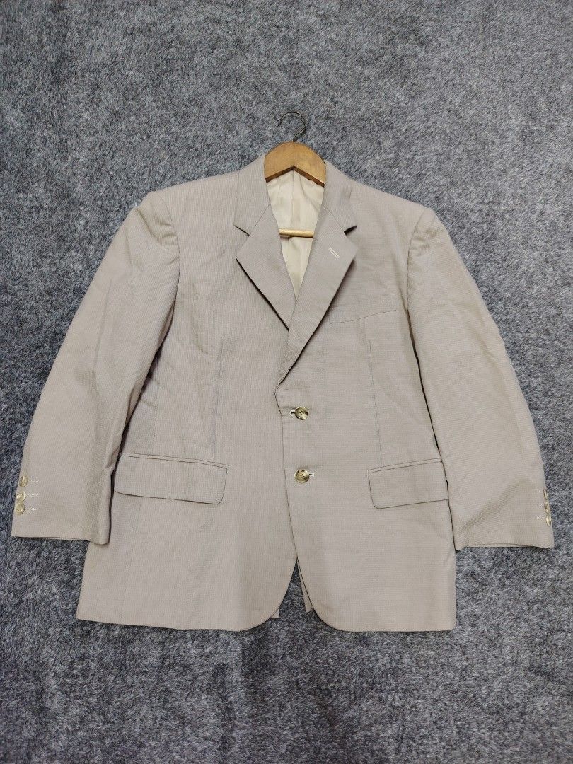 Winston Odakyu for MEN (Category: Coats, Jackets and Outerwear) located in Valenzuela. Submitted by anna.banana10 (Listing ID 1466164477, Image 1). Description: Size: Med to semi-large - Brand: Winston Odakyu Original - Color: Classic beige - Material: Premium textured pattern-order fabric - Design: Two-button front, notched lapels, single back vent - Cuffs: Four buttons on each sleeve - Pockets: Classic flap pockets - Lining: Fully lined with ma