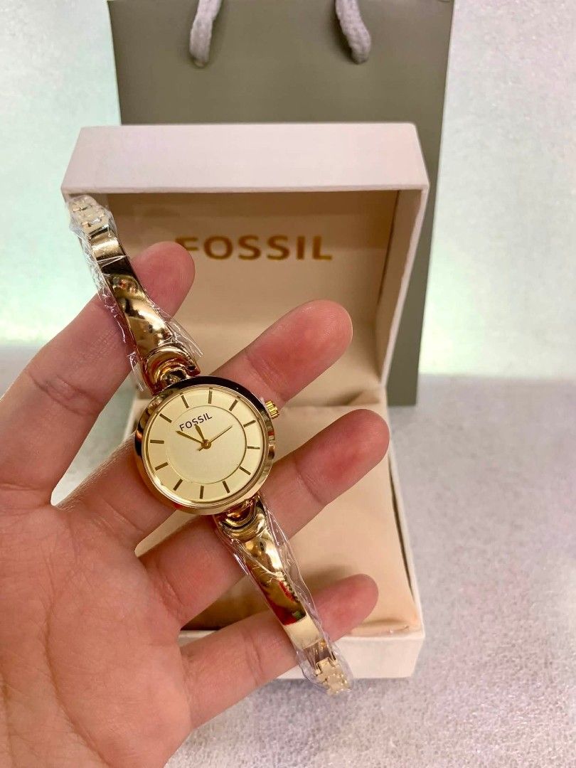 With box and paperbag (Category: Women's Watches) located in Manila. Submitted by chellesshop (Listing ID 1466172671, Image 1). Description: .