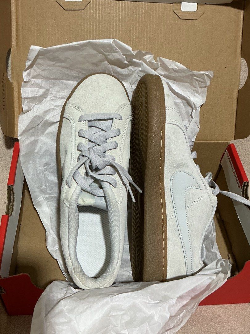 WMNS Nike Court Royal Suede (Category: Sneakers) located in Cavite. Submitted by audepages (Listing ID 1466324281, Image 2). Description: Brand new Original Comes with the box Size: 6.5 MOP: Gcash GoTyme Bank transfer MOD: J&T Lalamove Location: Imus, Cavite.