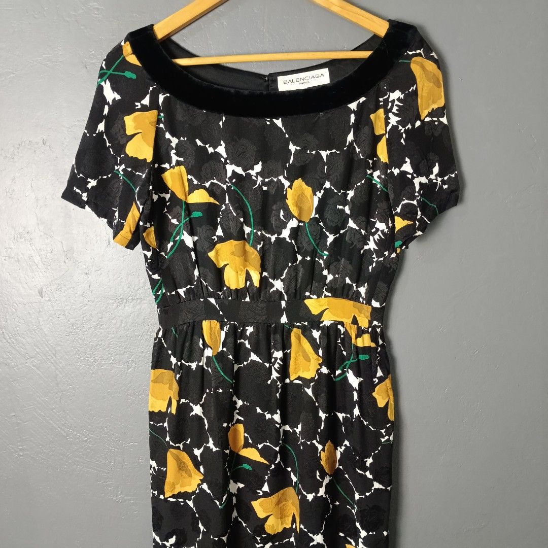 Women's - Balenciaga (Category: Dresses) located in Bacolod City. Submitted by drop.ph (Listing ID 1466240034, Image 1). Description: Balenciaga - Vintage *Fits S - 17x38, fits 26 waist *Excellent *No Flaws *Price: 2,000php *Add SF if outside Bacolod City .