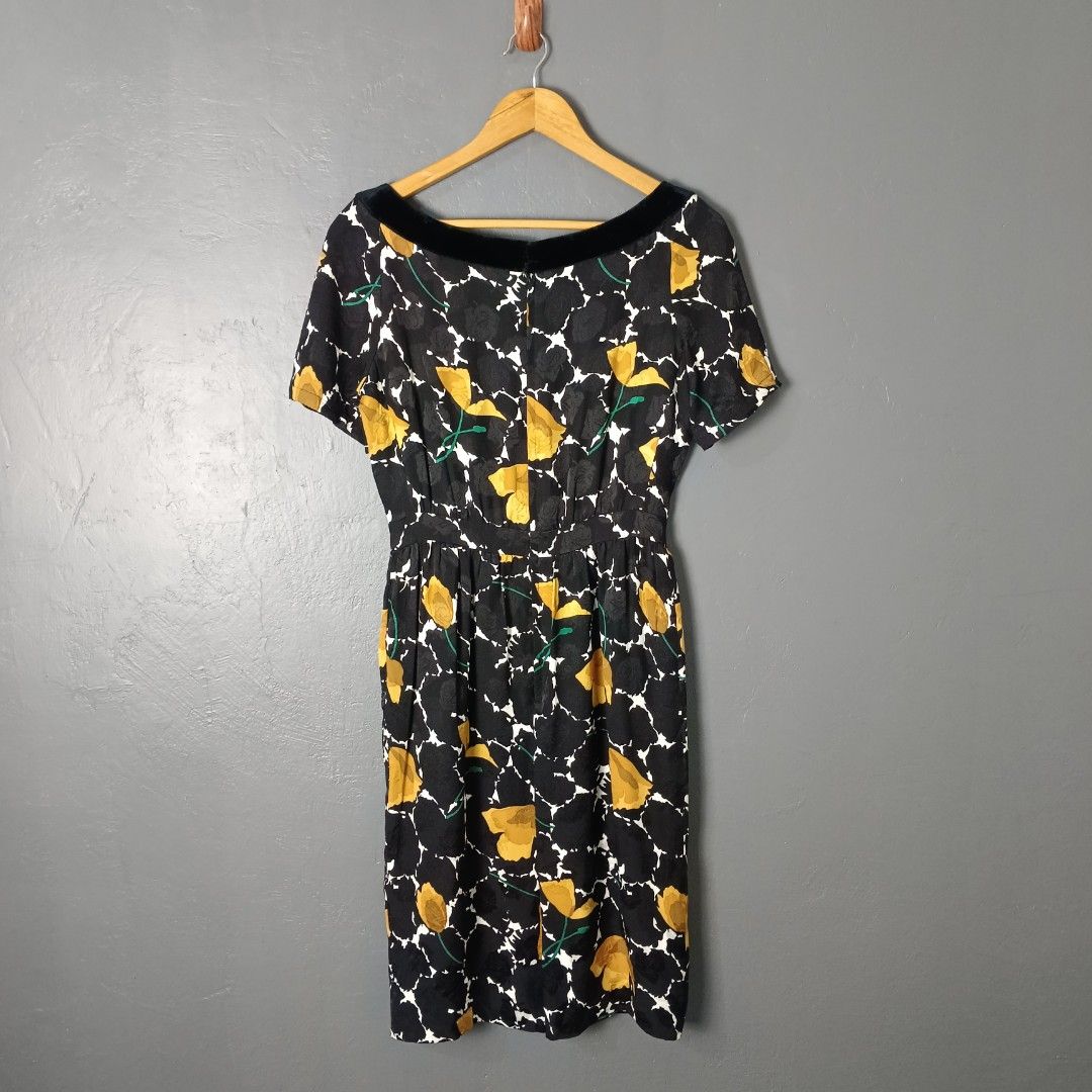 Women's - Balenciaga (Category: Dresses) located in Bacolod City. Submitted by drop.ph (Listing ID 1466240034, Image 3). Description: Balenciaga - Vintage *Fits S - 17x38, fits 26 waist *Excellent *No Flaws *Price: 2,000php *Add SF if outside Bacolod City .