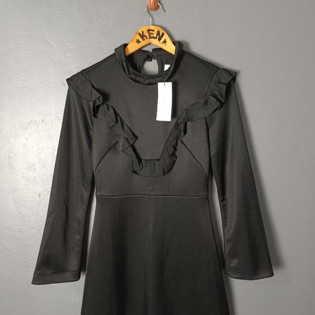 Women's - Sandro Paris (Category: Dresses) located in Bacolod City. Submitted by drop.ph (Listing ID 1466231384, Image 1). Description: Sandro Paris *Fits XS - 15x33, fits 24-25 waist *Brand New w Tags *No Flaws *Price: 2,000php *Add SF if outside Bacolod City.