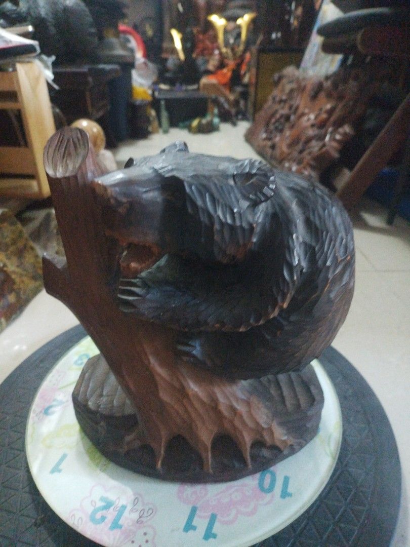 Wooden bear tree (Category: Vintage Collectibles) located in San Rafael. Submitted by jflshoppe1989 (Listing ID 1466166316, Image 1). Description: height 10 inches lenght 9 inches.